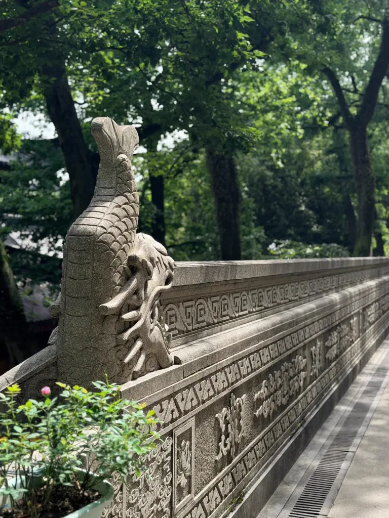 灵隐扫地僧体验|扫一帚尘埃,得片刻心安 图片 4